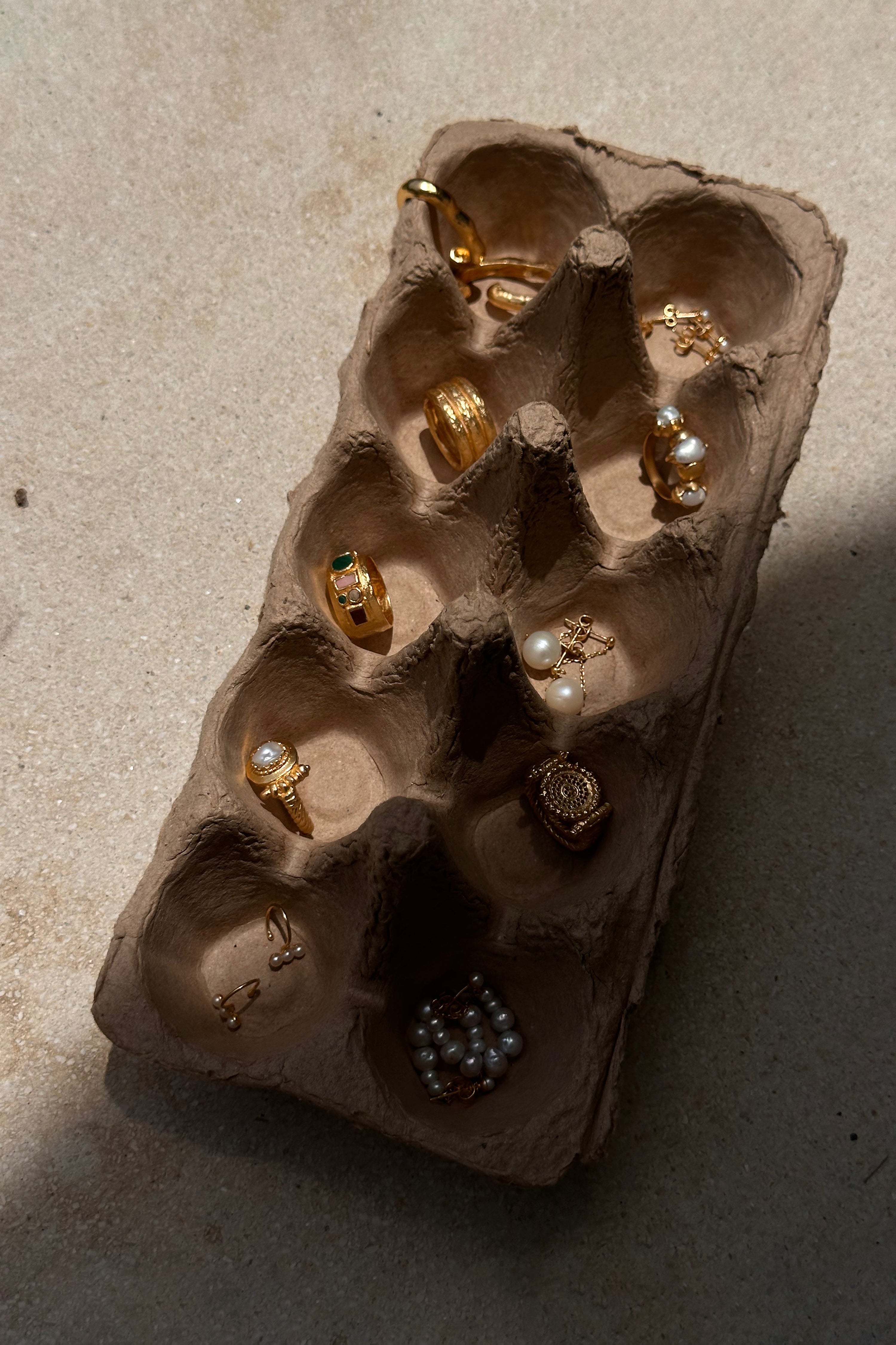 Meris Earrings - Gold with Pearls