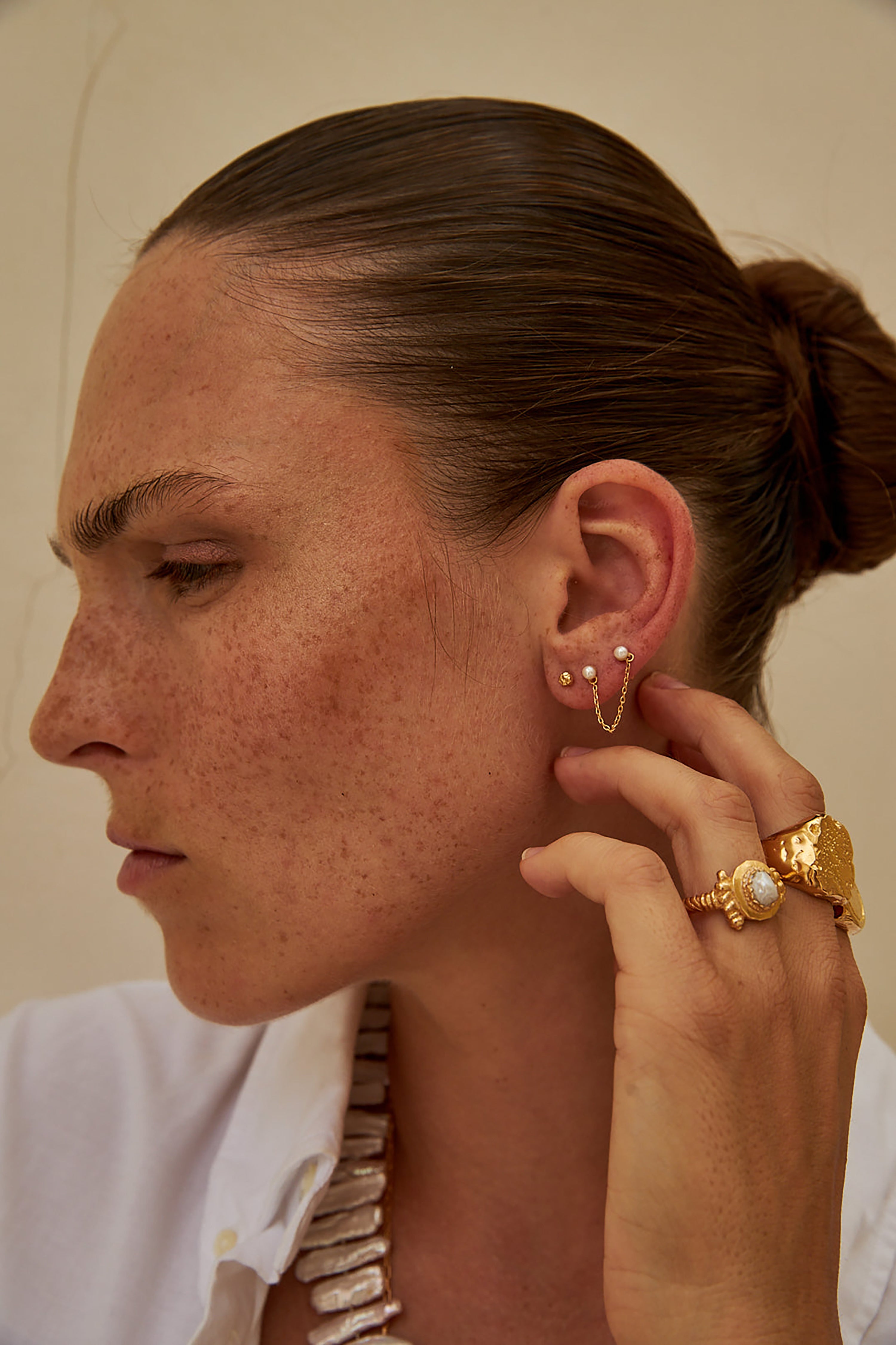 Meris Earrings - Gold with Pearls