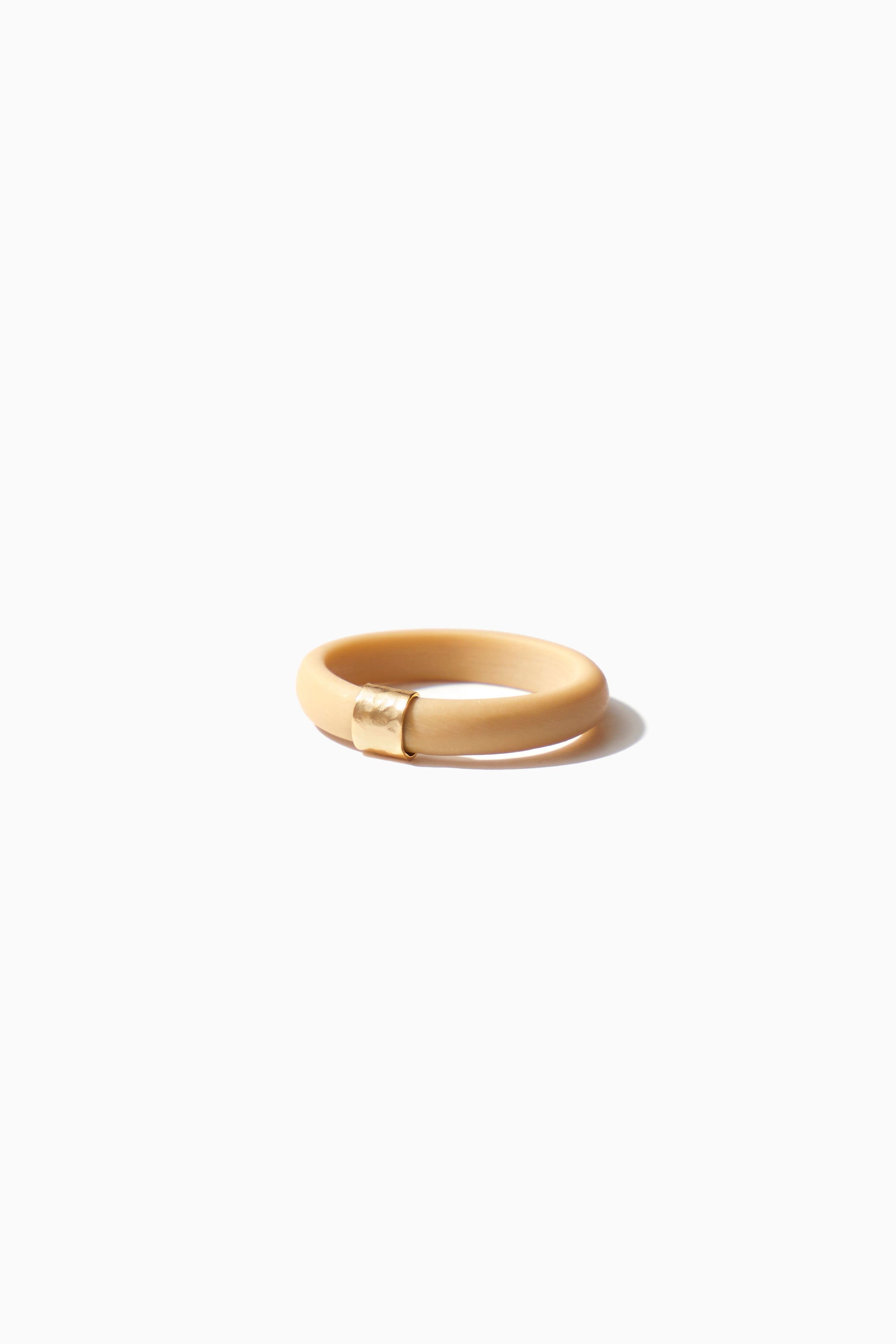  Skylar Ring - Nude with Gold - RUM Amsterdam