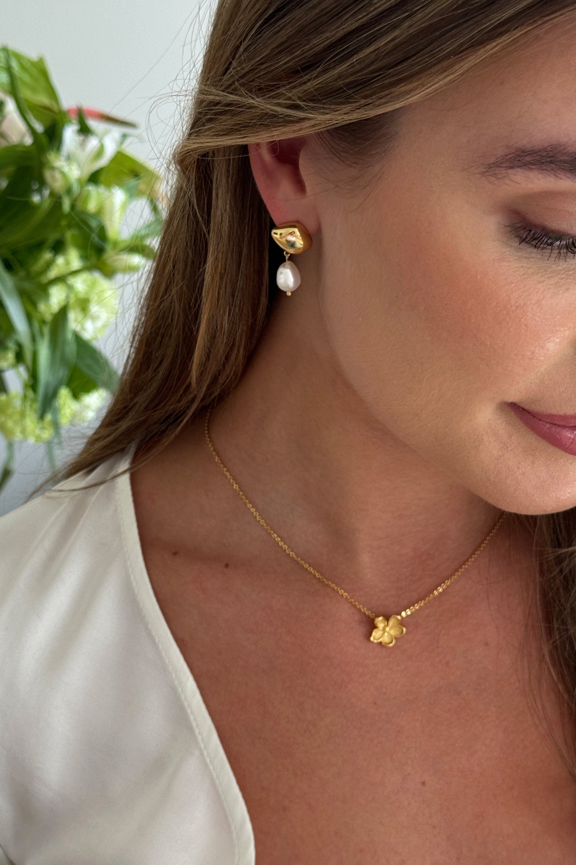 Pearl Earrings - Gold