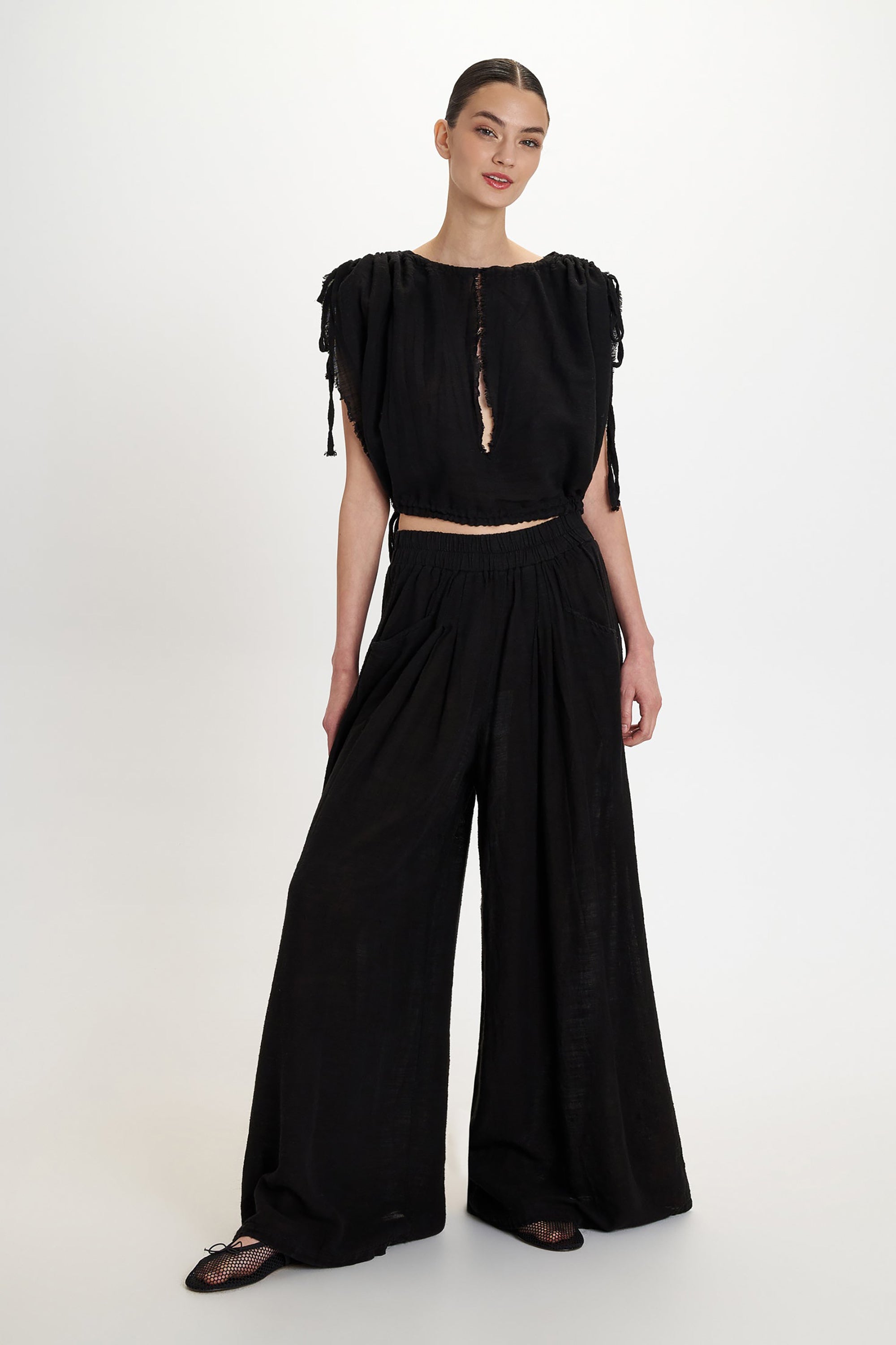 Gauze Keyhole Top - Black