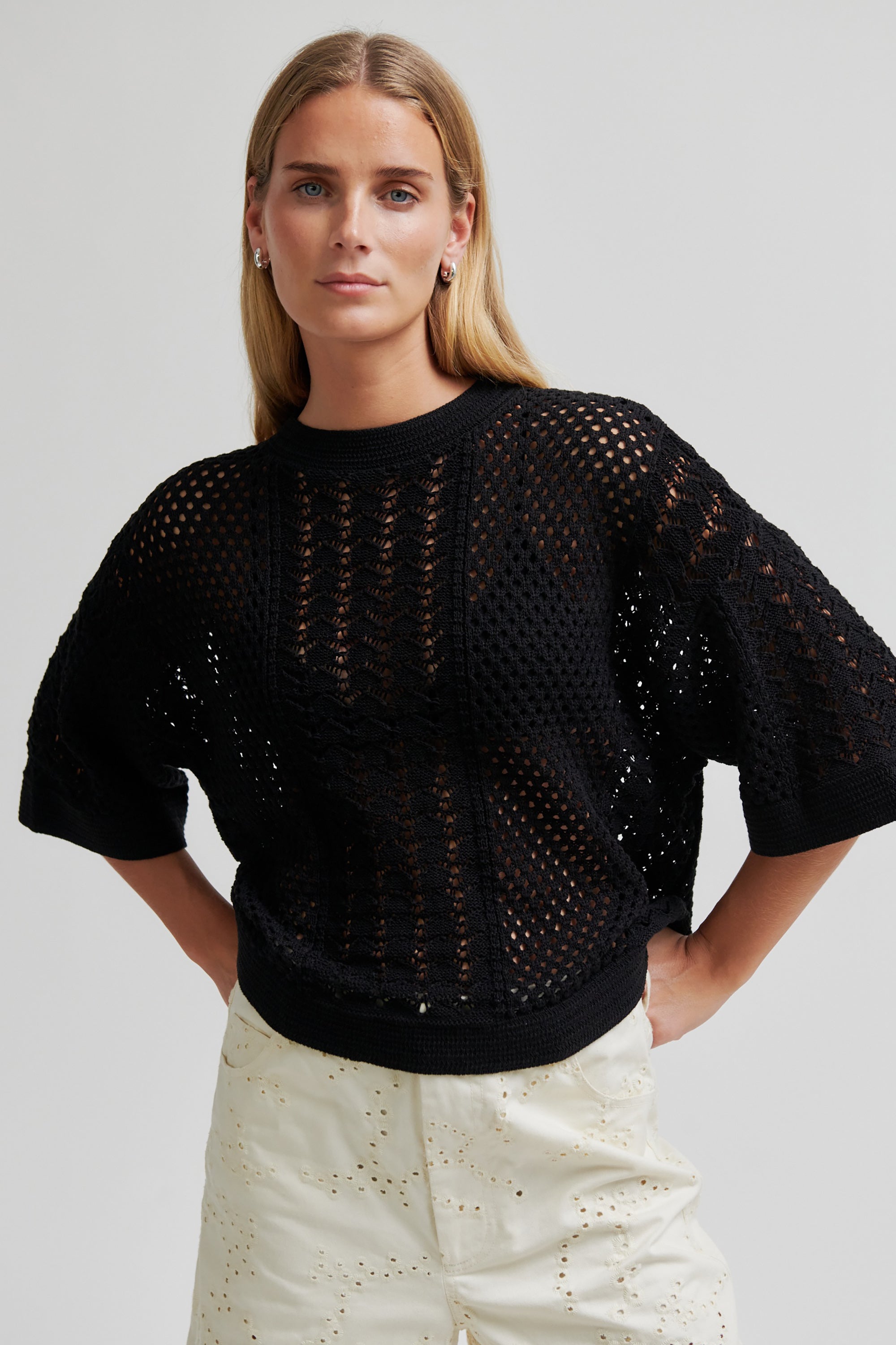 Deya Knit O-Neck - Black