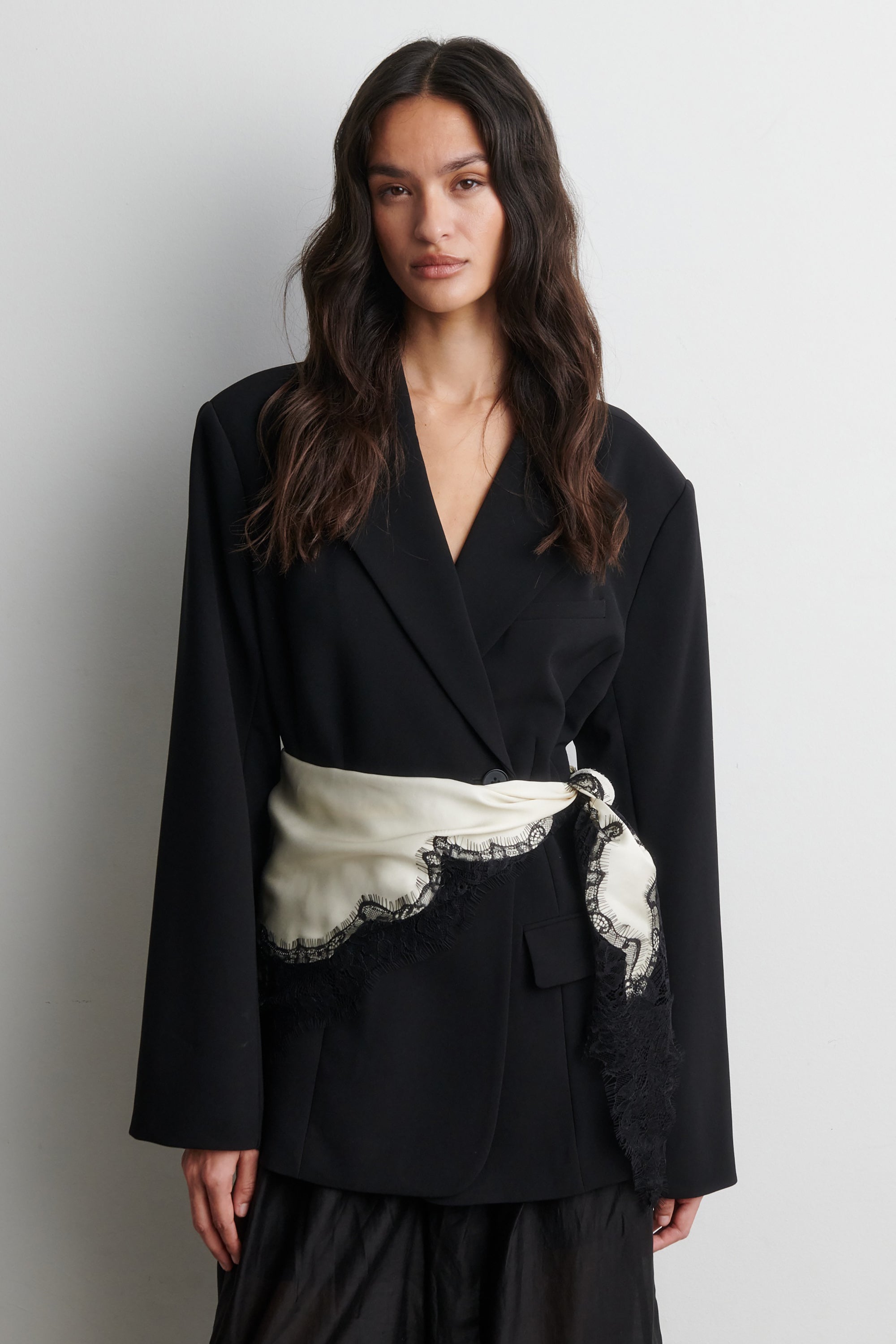 Lacia Contrast Hip Scarf - Cream Black