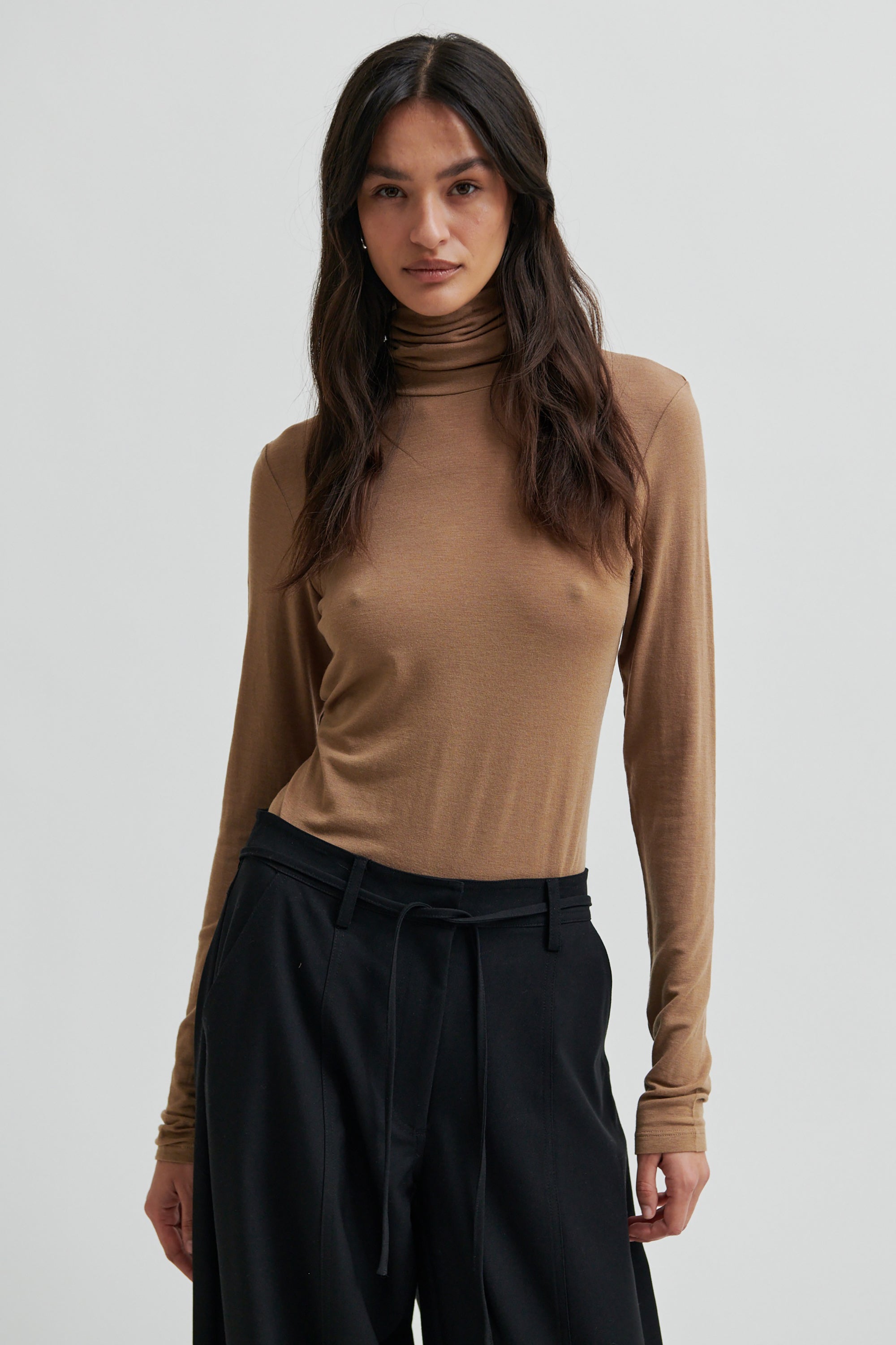 Matima T-Neck Tee - Camel Melange