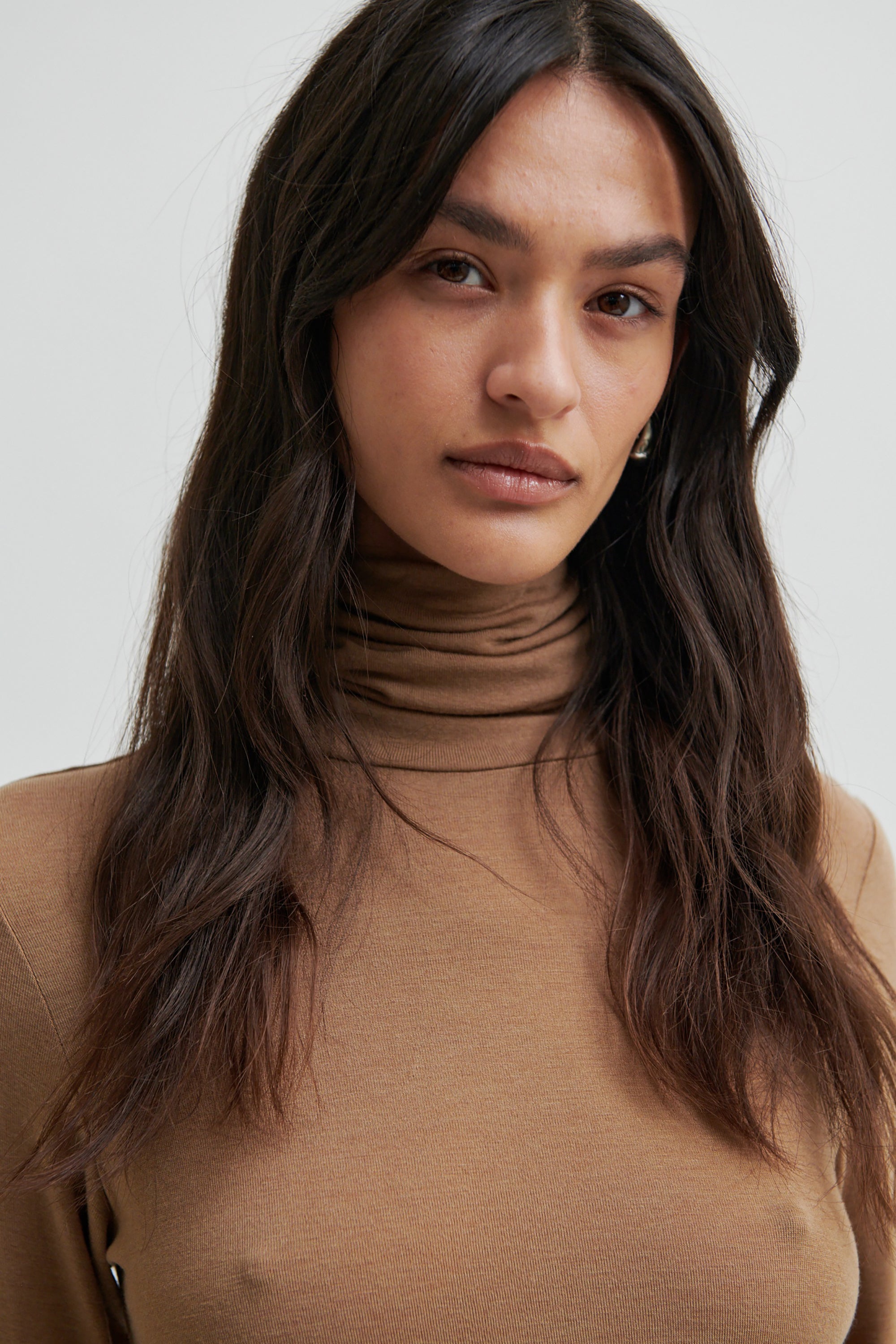 Matima T-Neck Tee - Camel Melange