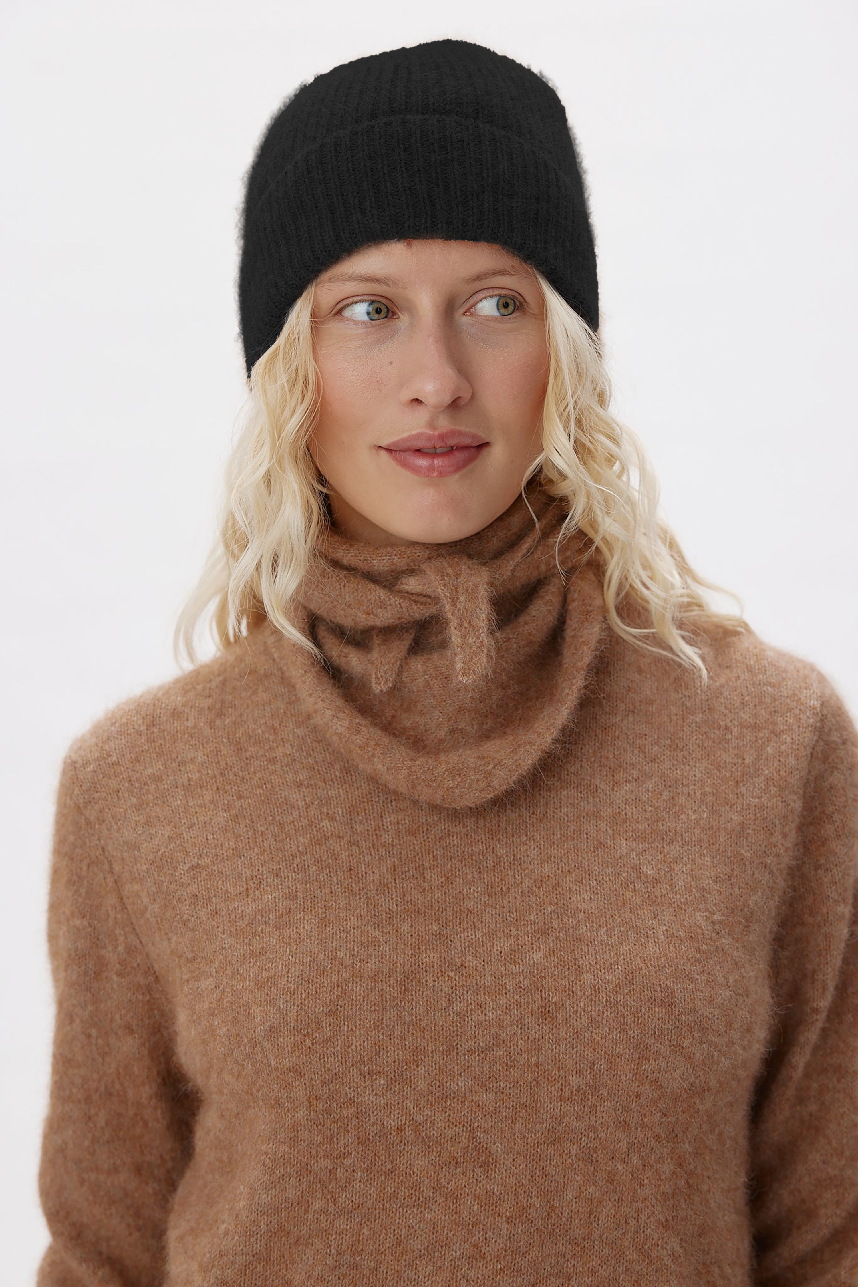 Six Ames Raffi Beanie - Black - RUM Amsterdam