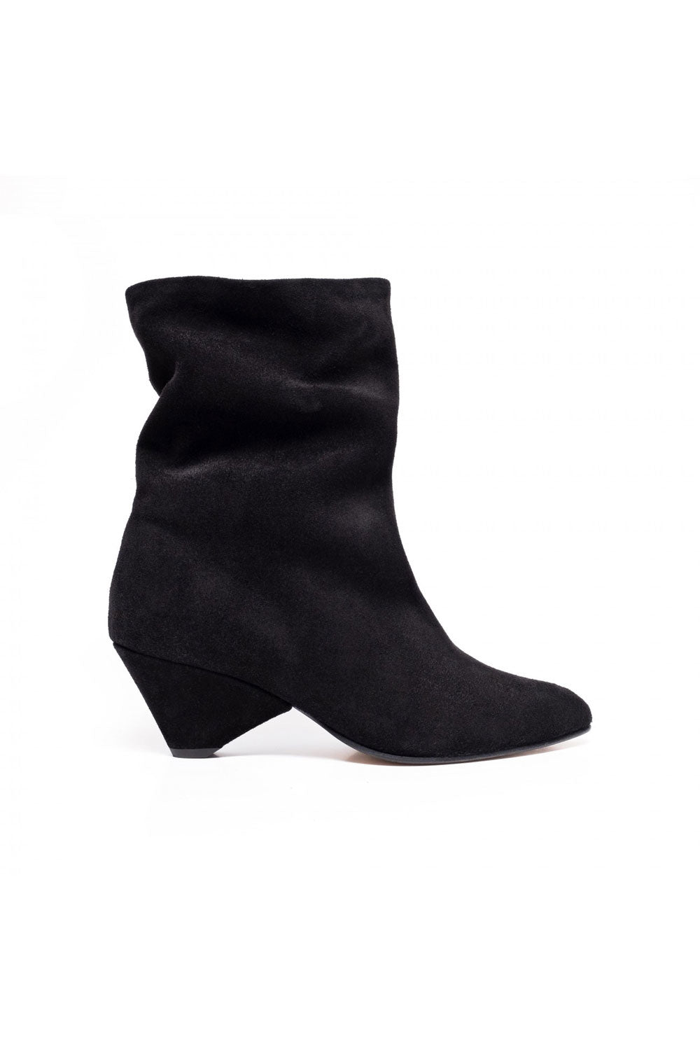 Vully 50 Triangle Calf Suede Boot - Black